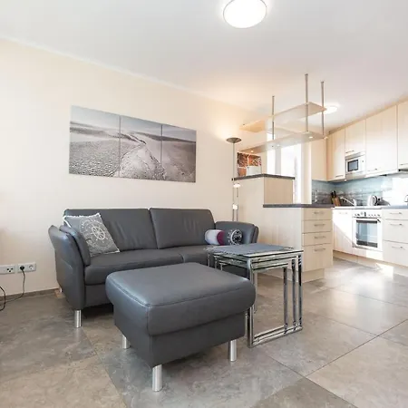 Lord Nelson 814 Apartment